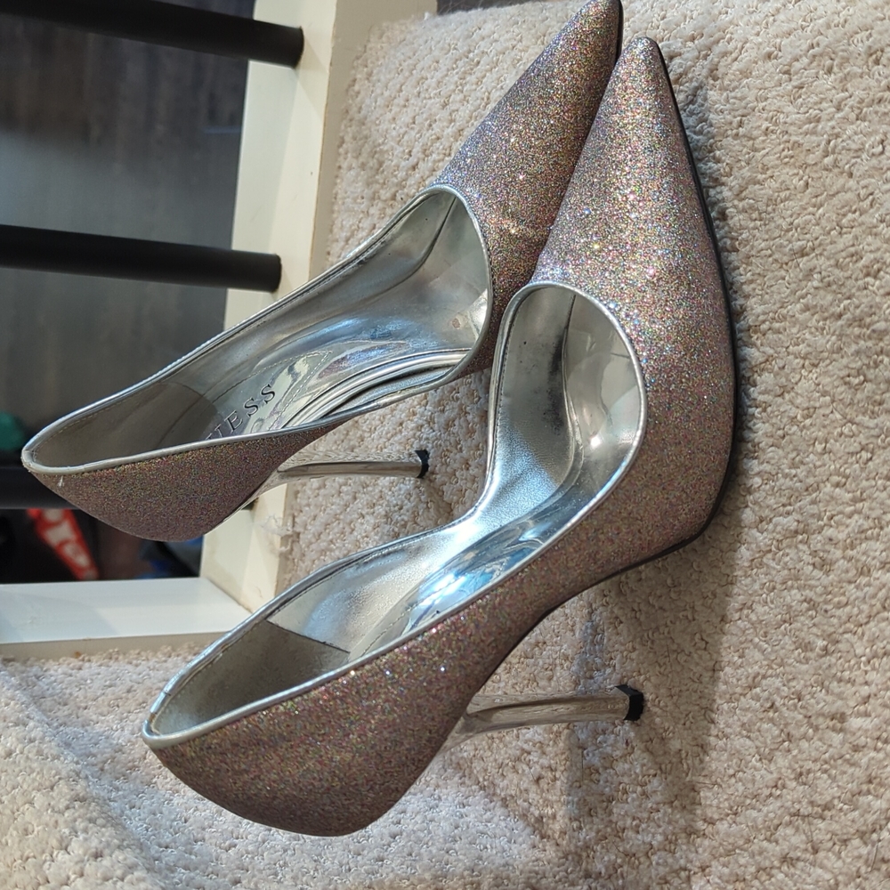 Guess Carrie pump high heels
